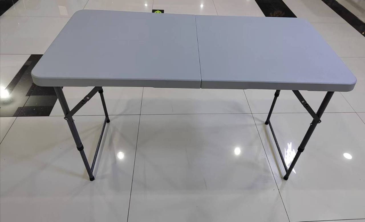 Folding Tables made by ADIX Plastics